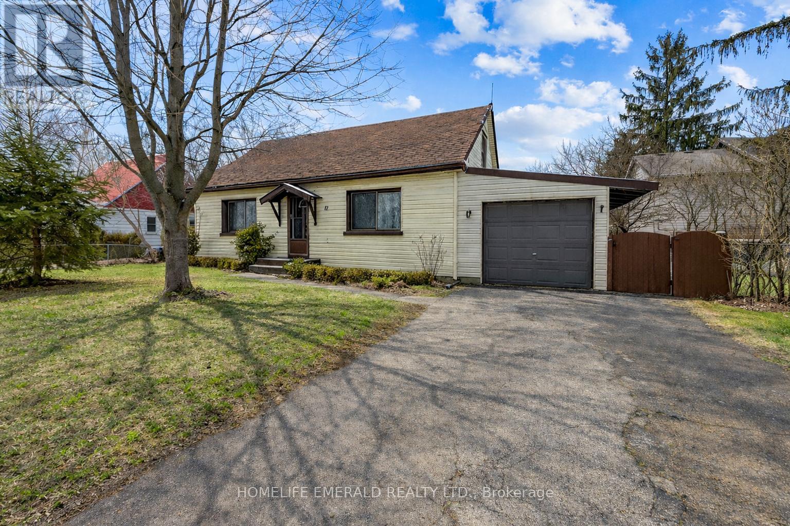View of 11 CENTRE STREET in Angus